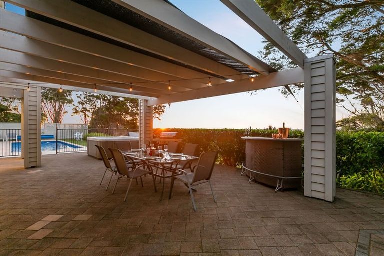 Photo of property in 251 Kaipara Road, Papakura, 2582