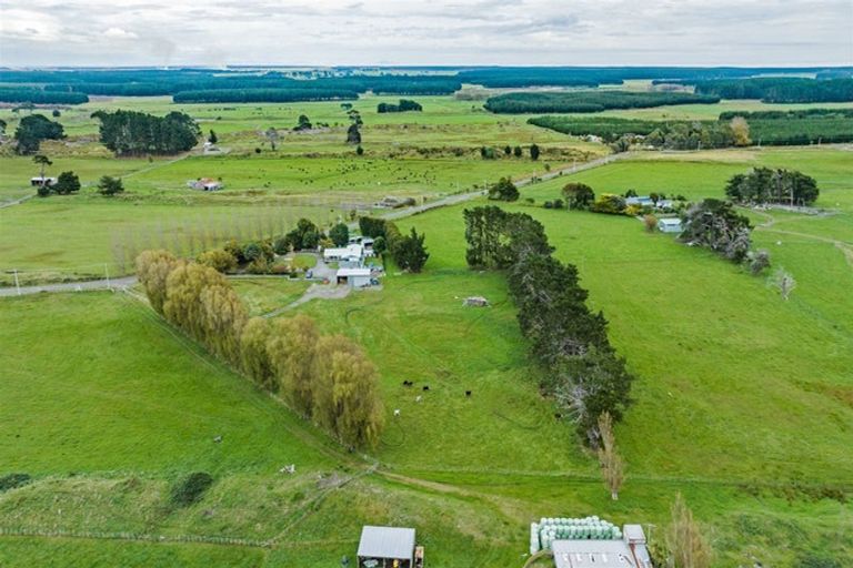Photo of property in 578 Raumai Road, Bulls, 4894
