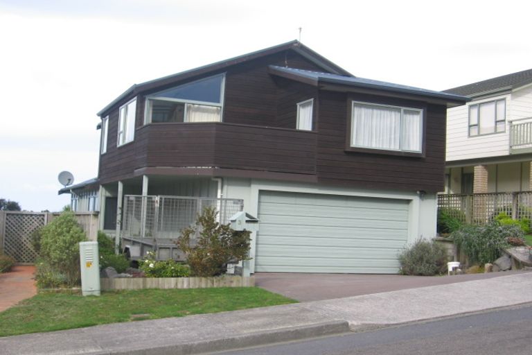 Photo of property in 3 Meadowcroft Grove, Johnsonville, Wellington, 6037