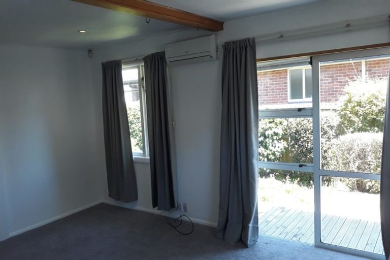 Photo of property in 14 Staveley Street, Avonhead, Christchurch, 8042