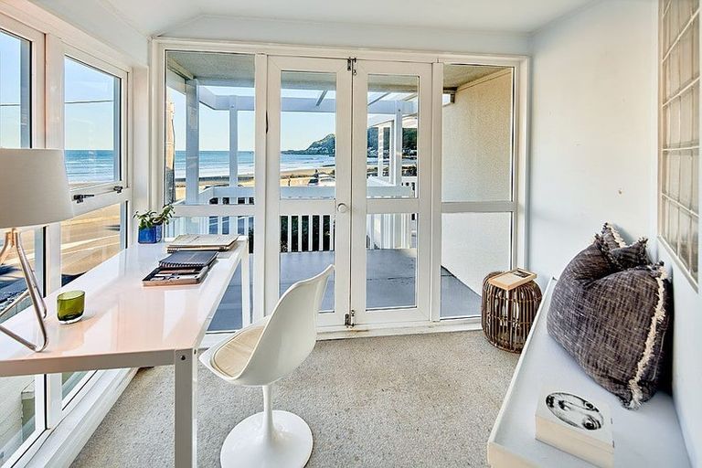 Photo of property in 110 Lyall Parade, Lyall Bay, Wellington, 6022