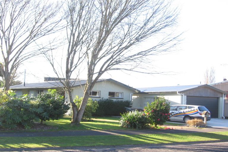 Photo of property in 8 Gerrand Place, Chedworth, Hamilton, 3210