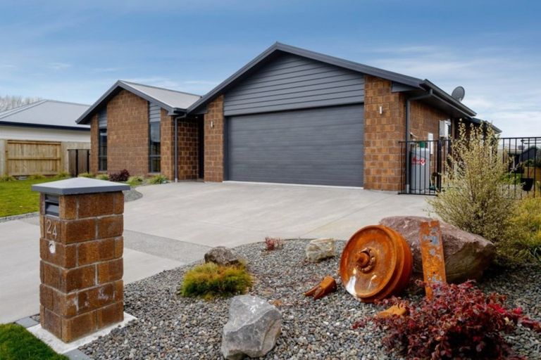 Photo of property in 24 Huka Heights Drive, Rangatira Park, Taupo, 3330