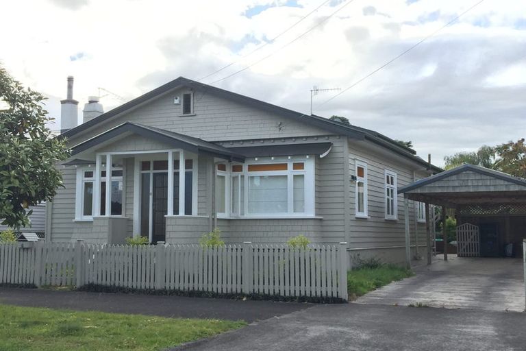 Photo of property in 6 Adam Street, Greenlane, Auckland, 1051
