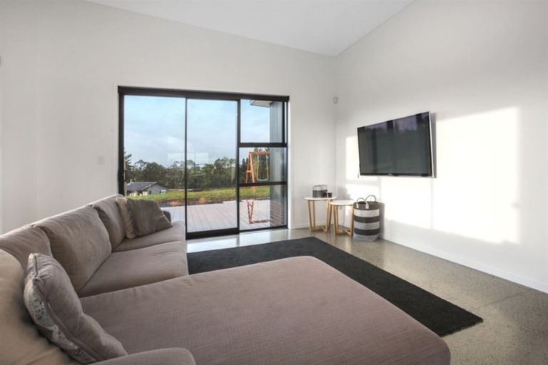 Photo of property in 9 Kristin Place, Manakau, Levin, 5573