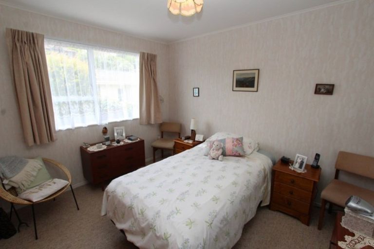 Photo of property in 1/4 Cluny Road, Plimmerton, Porirua, 5026