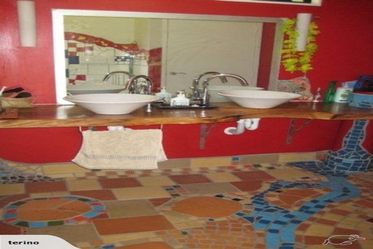 Photo of property in 50 Lone Kauri Road, Karekare, New Lynn, 0772