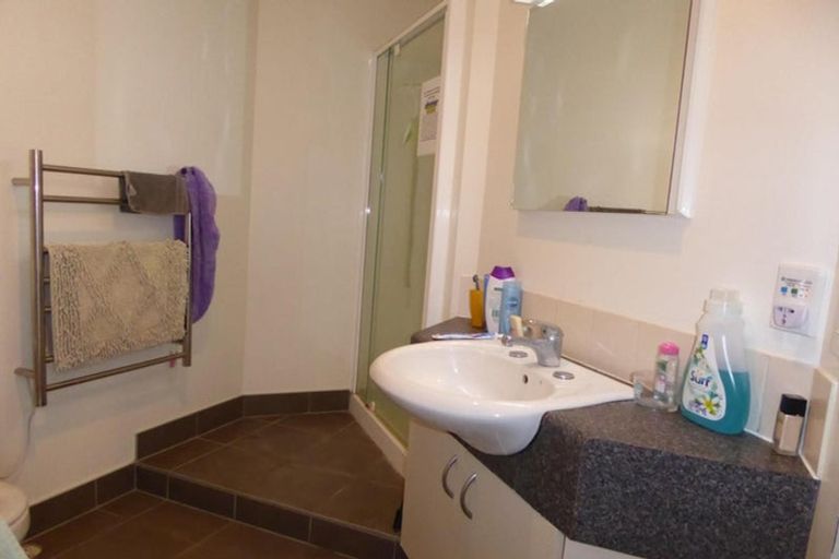 Photo of property in Terrace Tower Apartments, 9f/126 The Terrace, Wellington Central, Wellington, 6011