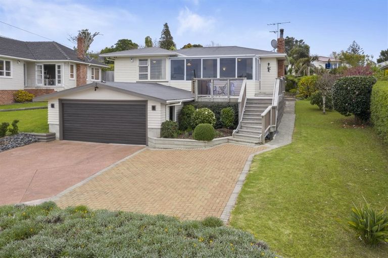 Photo of property in 48 Tiroroa Avenue, Te Atatu South, Auckland, 0610