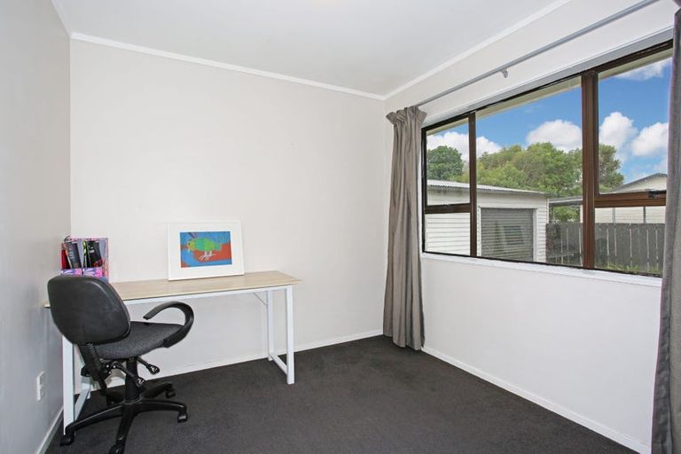 Photo of property in 30 Riverside Drive, Waiuku, 2123