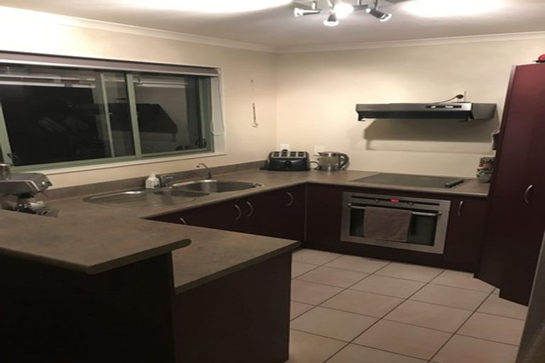 Photo of property in 26 Hewlett Road, Massey, Auckland, 0614