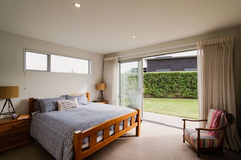 Photo of property in 1 Makomako Road, Wanaka, 9305