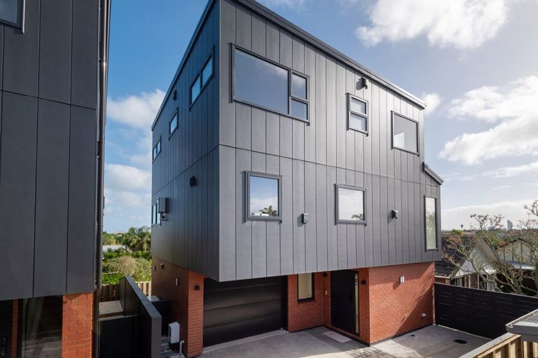 Photo of property in 16c Egremont Street, Belmont, Auckland, 0622