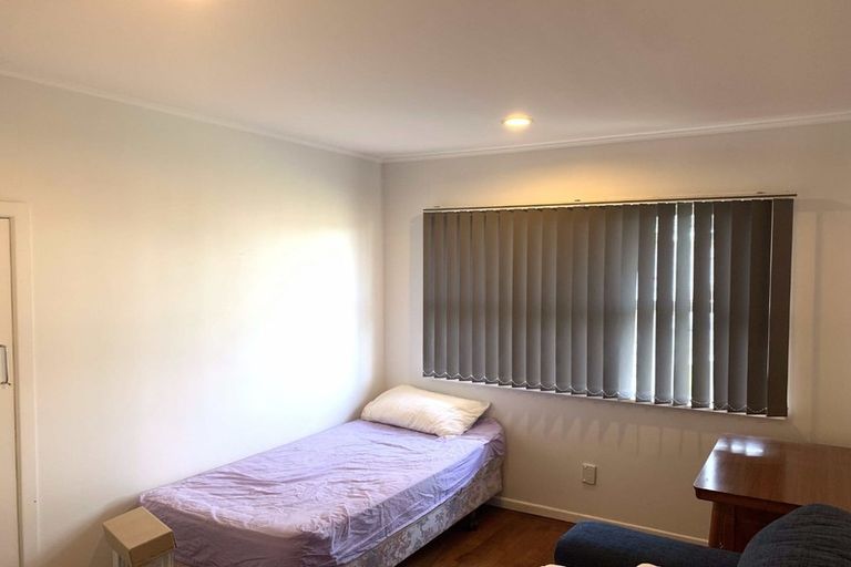 Photo of property in 31 Rosalind Road, Glenfield, Auckland, 0629