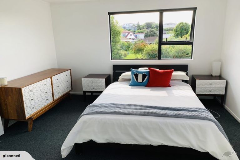 Photo of property in 52 Kirby Street, Glendene, Auckland, 0602