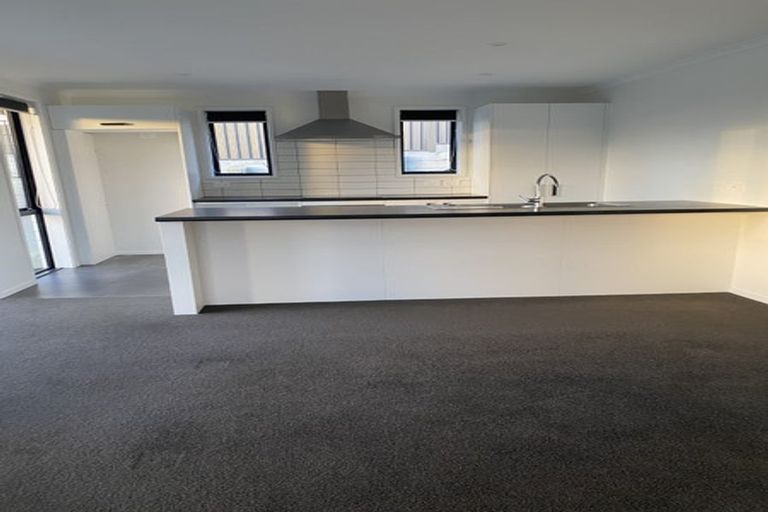 Photo of property in 8 Albatross Lane, Welcome Bay, Tauranga, 3112