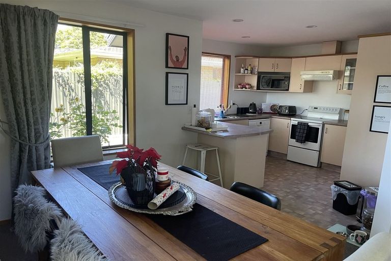 Photo of property in 11a Barnes Road, Redwood, Christchurch, 8051