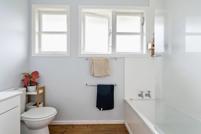 Photo of property in 17 Tuatara Drive, Te Kamo, Whangarei, 0112