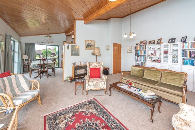 Photo of property in 28 Parkdale Drive, Aramoho, Whanganui, 4500