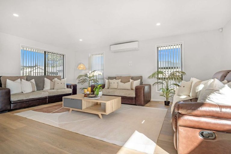 Photo of property in 8 Evan Tasman Lane, Waiuku, 2123