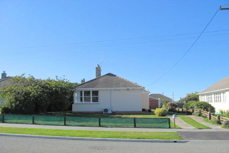 Photo of property in 14 Harlech Street, Oamaru North, Oamaru, 9400