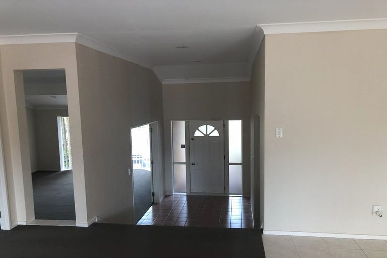 Photo of property in 23 Simon Owen Place, Golflands, Auckland, 2013