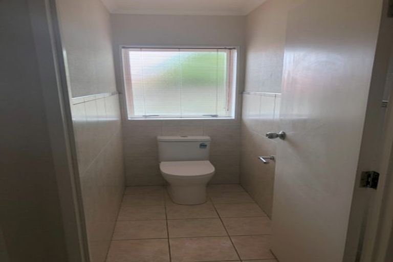 Photo of property in 23 Simon Owen Place, Golflands, Auckland, 2013