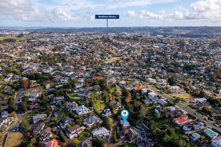 Photo of property in 86 Crestview Place, Browns Bay, Auckland, 0630