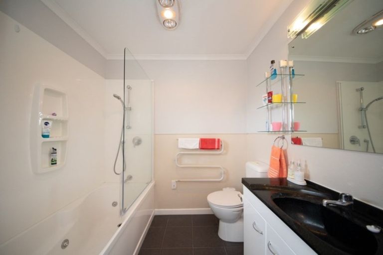 Photo of property in 7 Ruapehu Drive, Fitzherbert, Palmerston North, 4410