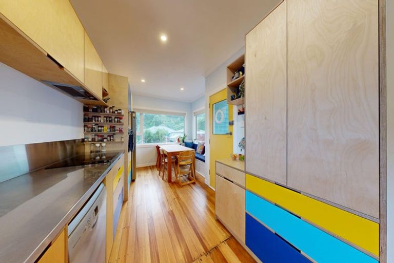 Photo of property in 11 Happy Valley Road, Owhiro Bay, Wellington, 6023