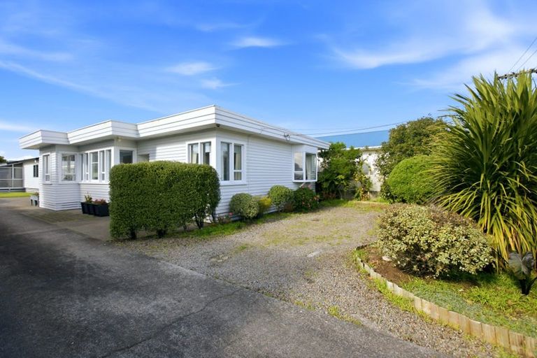Photo of property in 1/5 Rainsford Street, Moturoa, New Plymouth, 4310
