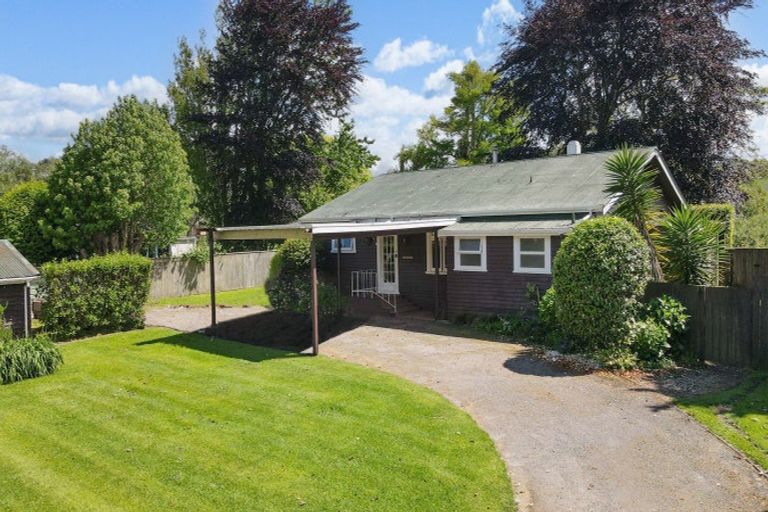 Photo of property in 40 Takinga Street, Mourea, Rotorua, 3074