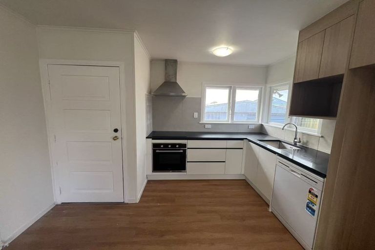 Photo of property in 12 Mack Place, Red Hill, Papakura, 2110