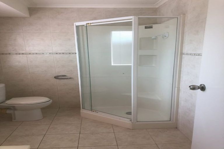 Photo of property in 23 Simon Owen Place, Golflands, Auckland, 2013