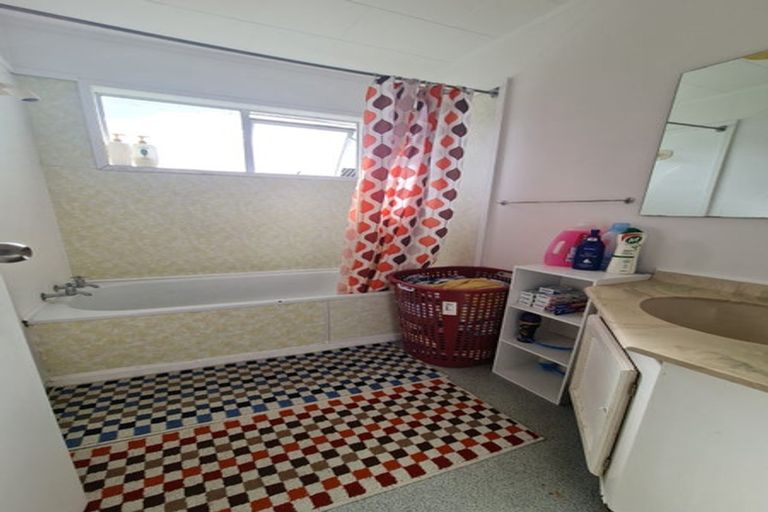 Photo of property in 2/54 Ambler Avenue, Glen Eden, Auckland, 0602