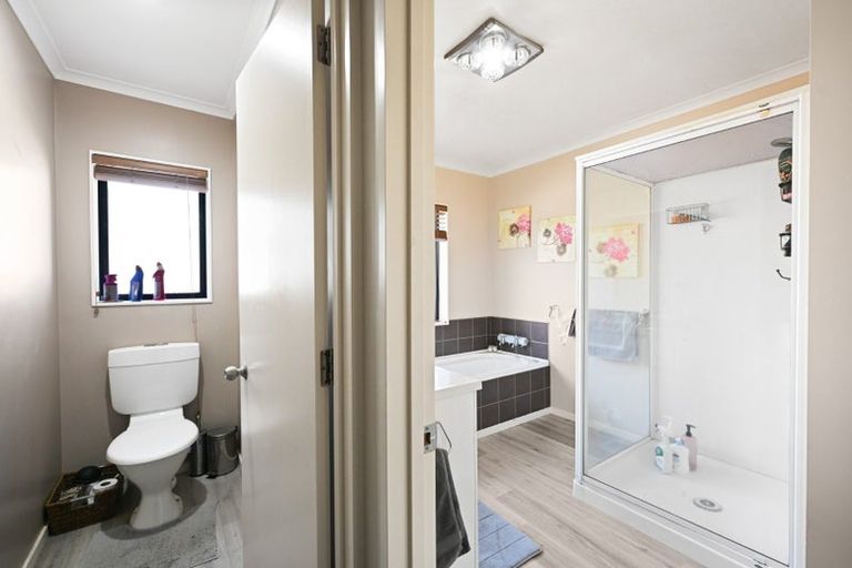 Photo of property in 28 Diomede Glade, Flagstaff, Hamilton, 3210