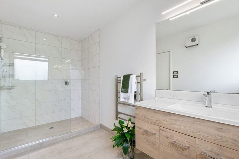 Photo of property in 33 Wallace Road, Hobsonville, Auckland, 0616