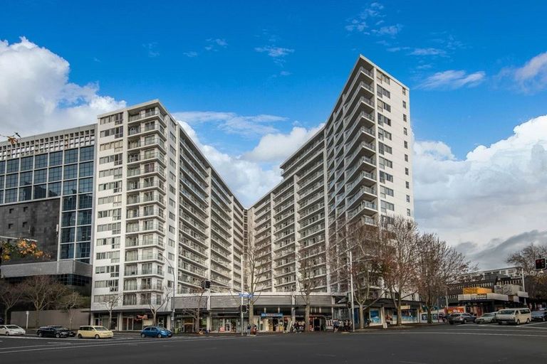 Photo of property in The Volt Apartments, 1025/430 Queen Street, Auckland Central, Auckland, 1010