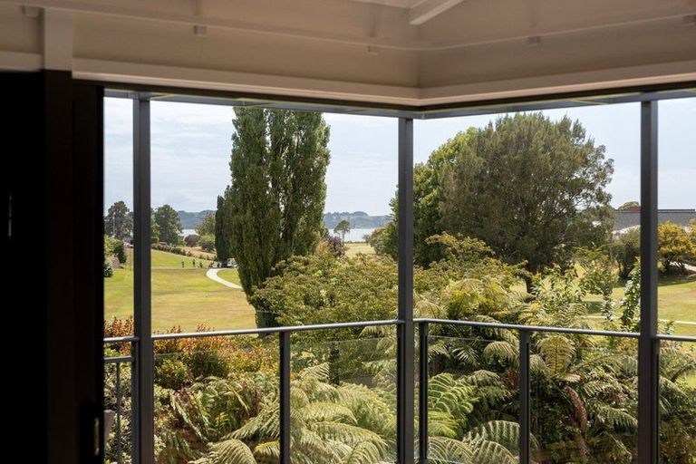 Photo of property in 46 Links View Drive, Omokoroa, 3114