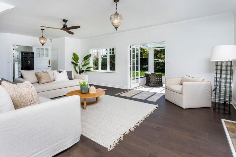 Photo of property in 1 Ascot Avenue, Narrow Neck, Auckland, 0624