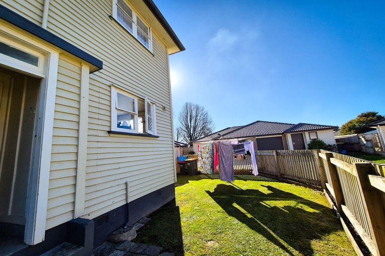 Photo of property in 35 Ross Crescent, Fairfield, Hamilton, 3214