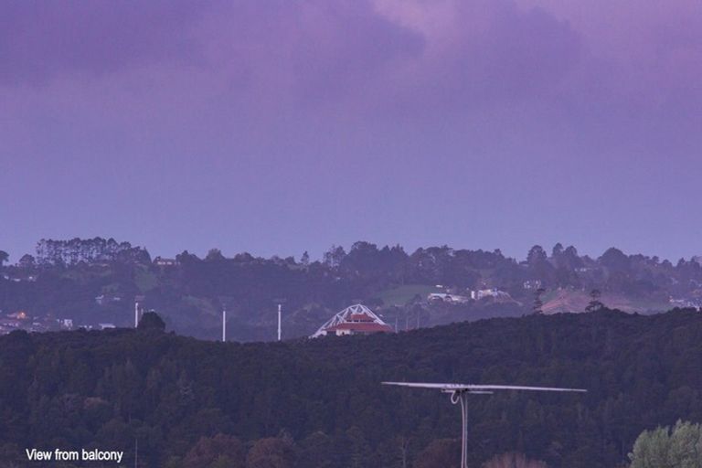 Photo of property in 11/79 Schnapper Rock Road, Schnapper Rock, Auckland, 0632