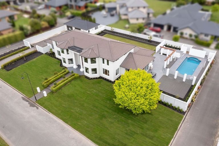 Photo of property in 10 Queenswood Gardens, Mairehau, Christchurch, 8052