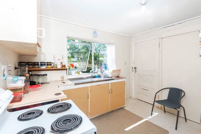 Photo of property in 292 Main Road, Tawa, Wellington, 5028