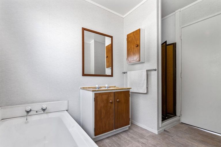 Photo of property in 10 Campbell Place, Pukehangi, Rotorua, 3015