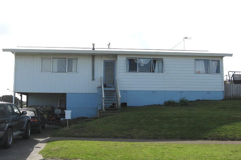 Photo of property in 10 Tainui Street, Castlecliff, Whanganui, 4501