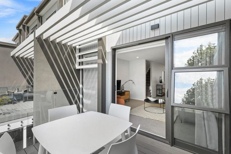 Photo of property in 22 Memorial Park Lane, Hobsonville, Auckland, 0618