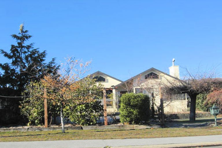 Photo of property in 140 Upton Street, Wanaka, 9305