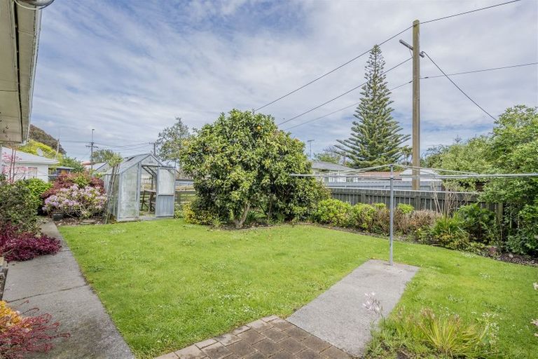 Photo of property in 2 Anzac Road, Otaki, 5512