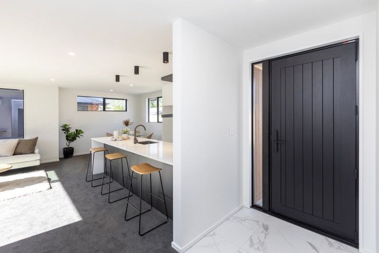 Photo of property in 2/47 Sturrocks Road, Redwood, Christchurch, 8051